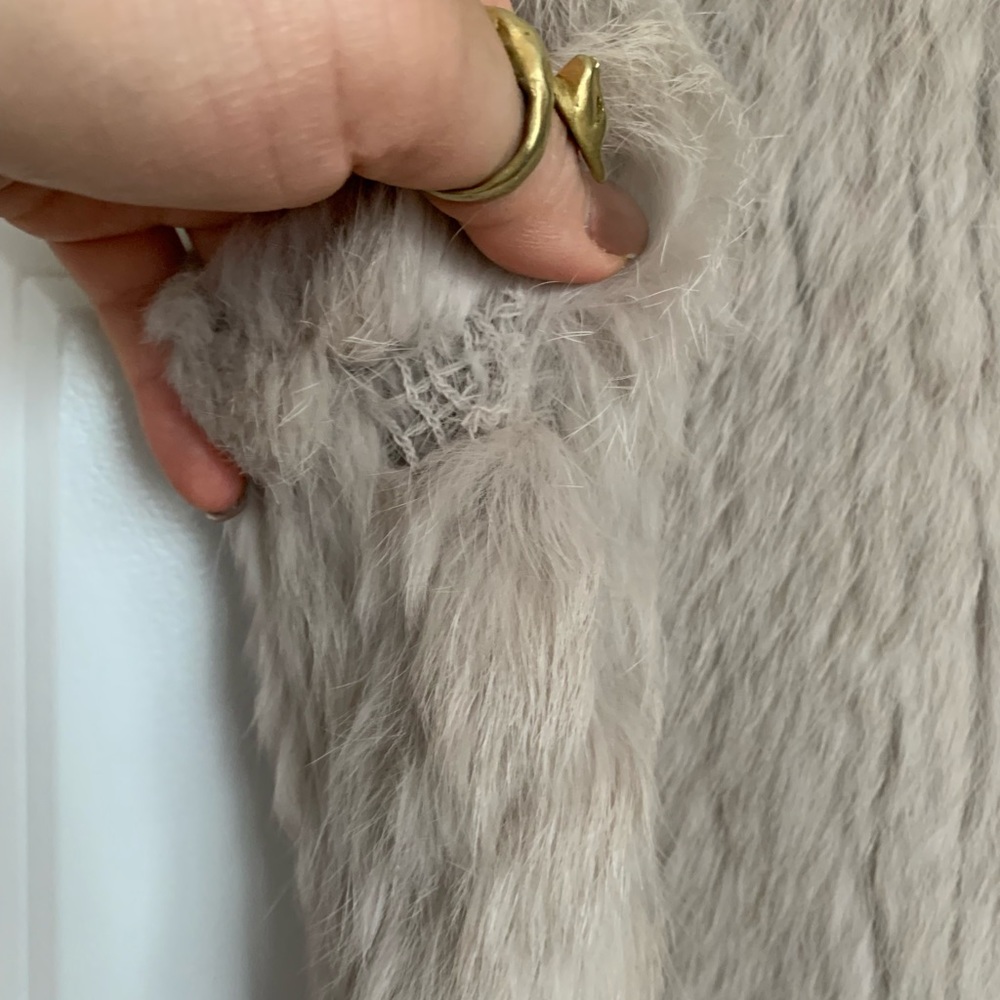 Love Token • Genuine Rabbit Vest - Picture 9 of 13